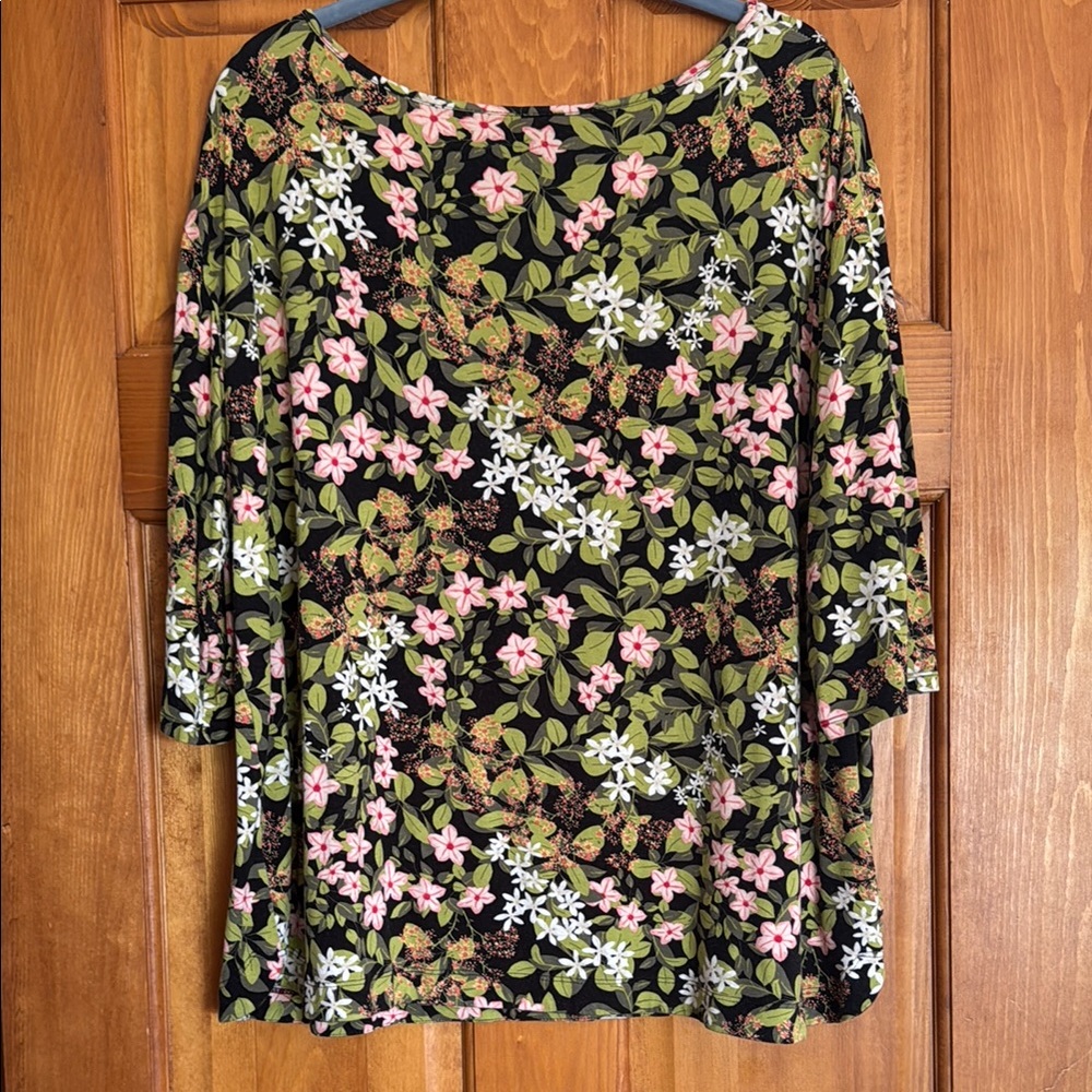 Floral Print Women's Top - Black and floral EUC XL